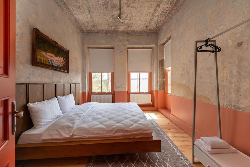 Penelope's Loft - Just Renovated 5br In Centre *