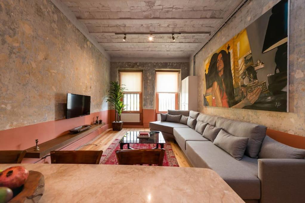 Penelope's Loft - Just Renovated 5br In Centre Daire İstanbul