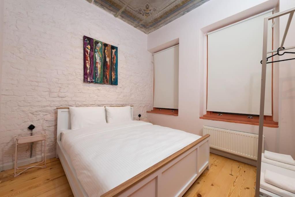 Penelope's Loft - Just Renovated 5br In Centre