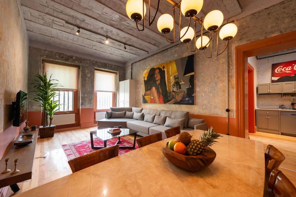 Daire Penelope's Loft - Just Renovated 5br In Centre İstanbul